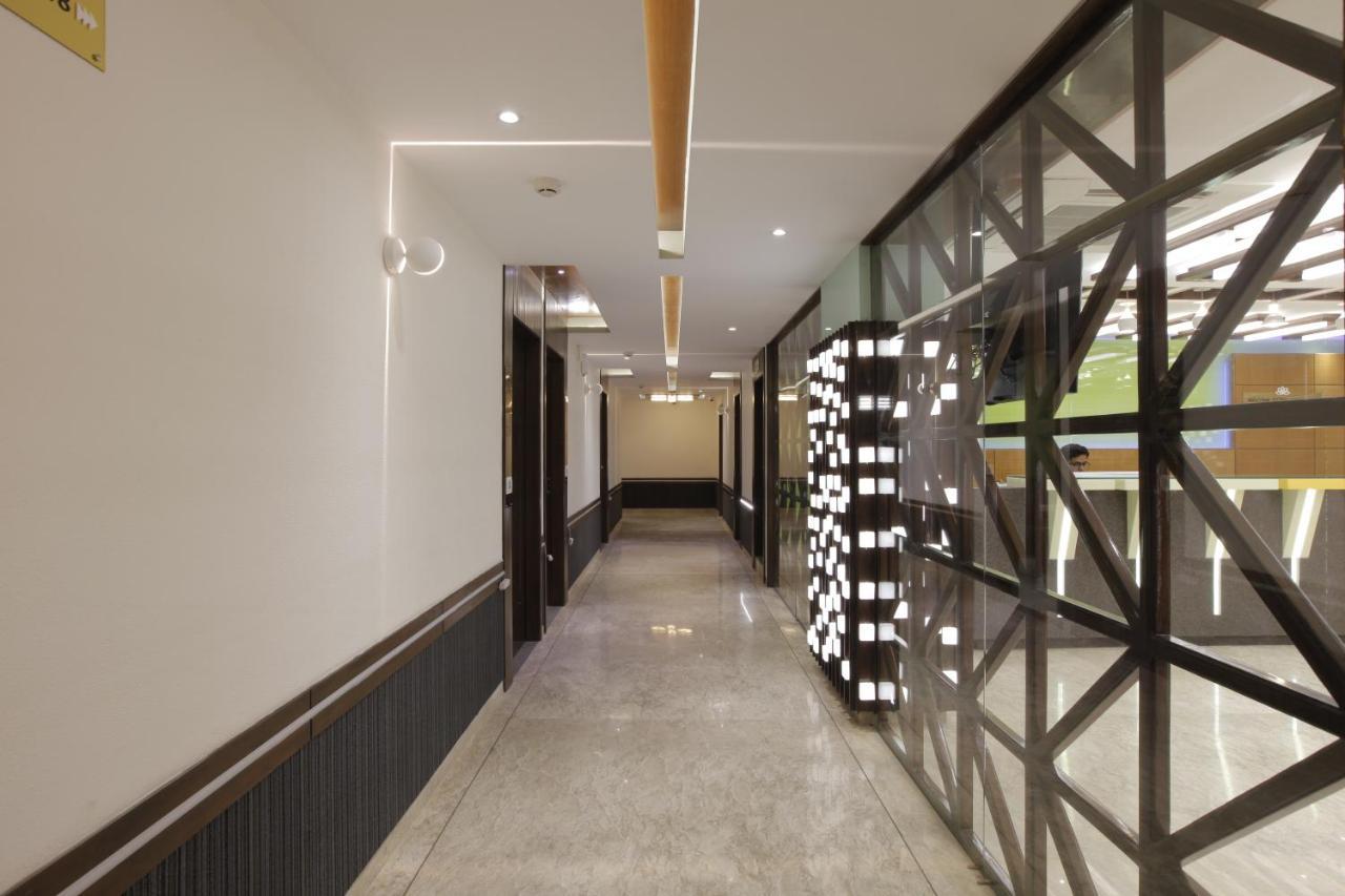 Hotel The Lotus Park Ahmedabad Ngoại thất bức ảnh